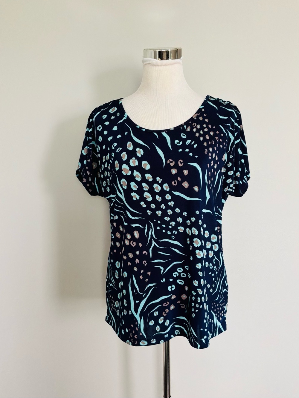 Women's Pop Over Top Wild Print Dark Navy Light Aqua Blue Slinky Stretch Size M